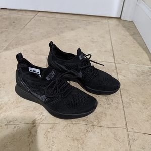 Nike Mariah, Size 6.5